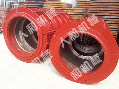 Sectional pipe mould